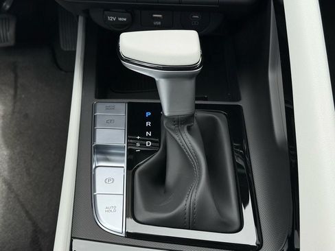 New 2026 Hyundai Elantra Limited FWD image 23