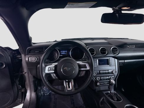 Used 2020 Ford Mustang Convertible image 17