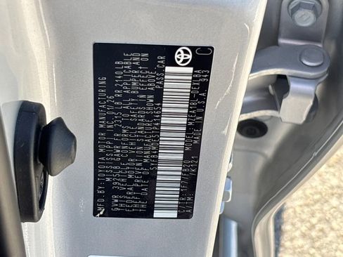 Used 2026 Toyota Corolla LE image 32