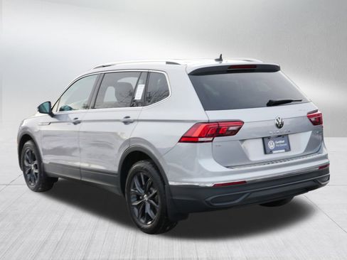 Certified 2024 Volkswagen Tiguan SE image 5