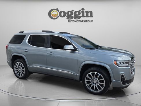 Used 2023 GMC Acadia Denali w/ Denali Ultimate Package FWD image 7