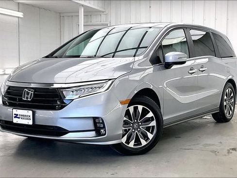 Certified 2024 Honda Odyssey EX-L image 2