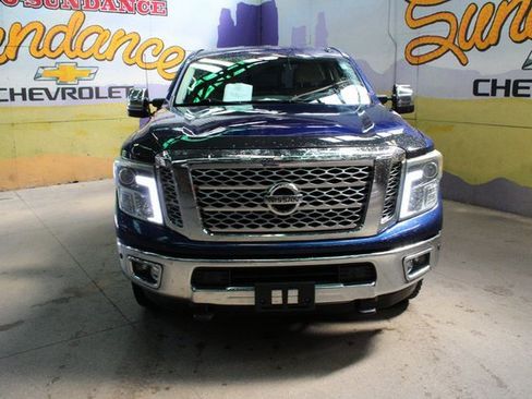 Used 2016 Nissan Titan SL image 3