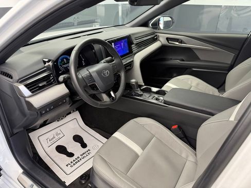 Used 2025 Toyota Camry SE w/ Convenience Package AWD/4WD image 59