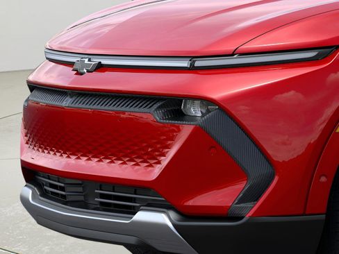 New 2025 Chevrolet Equinox EV LT image 13