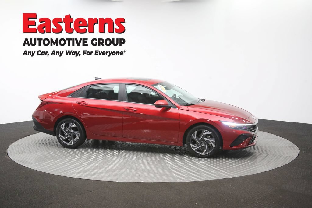 Used 2025 Hyundai Elantra SEL FWD image 49