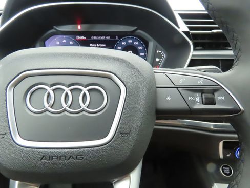 Used 2025 Audi Q3 2.0T Premium Plus w/ Premium Plus Package image 13