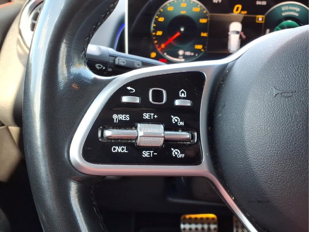 Used 2021 Mercedes-Benz GLB 250 4MATIC image 11