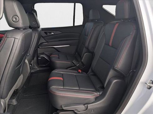 New 2026 Chevrolet Traverse RS w/ LPO, Floor Liner Package image 17