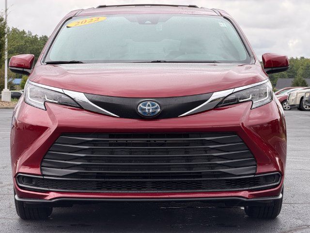 Certified 2022 Toyota Sienna LE FWD image 9