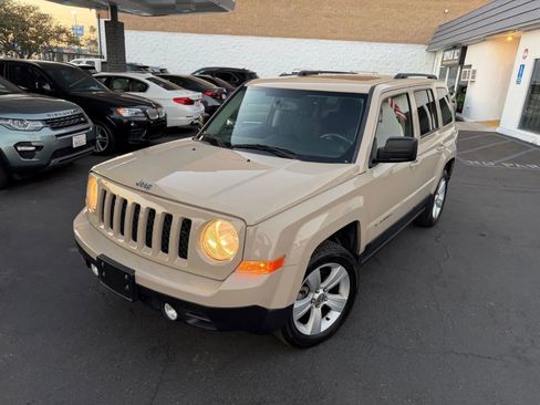 Used 2016 Jeep Patriot Latitude w/ Sun/Sound Group image 2