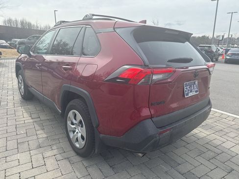 Used 2021 Toyota RAV4 LE image 5
