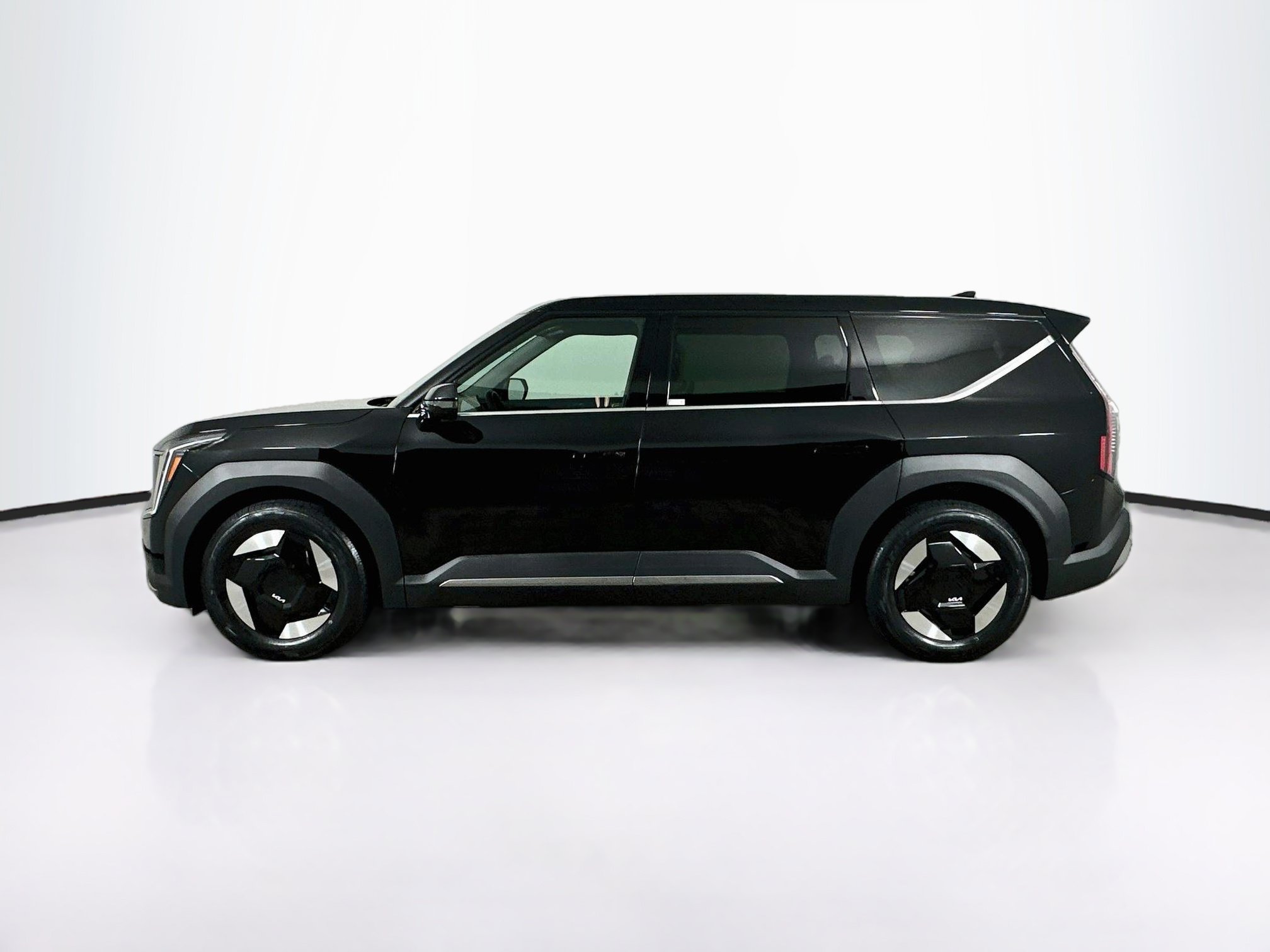 Used 2024 Kia EV9 Light RWD image 4