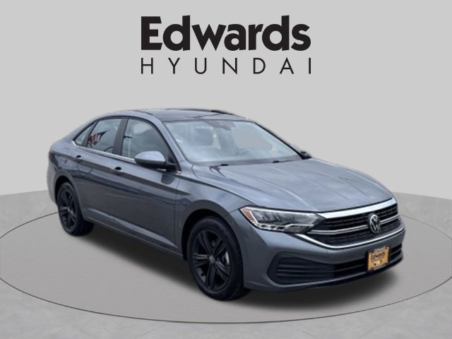 Used 2024 Volkswagen Jetta SE w/ Panoramic Sunroof Package FWD image 3
