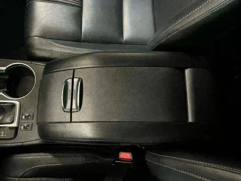 Used 2018 Toyota Highlander SE image 22