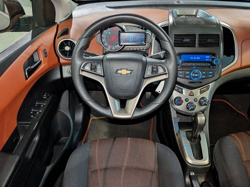 Used 2015 Chevrolet Sonic LT FWD image 3