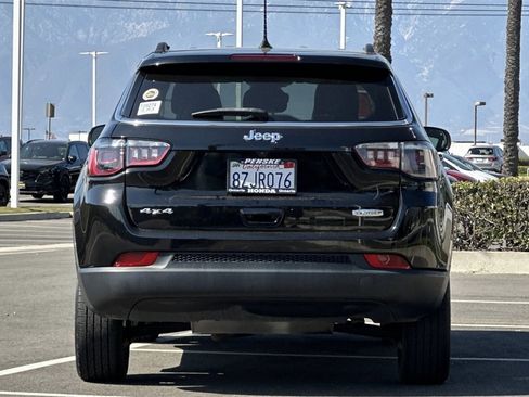 Used 2022 Jeep Compass Latitude image 5