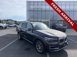 Used 2023 BMW X5 xDrive40i w/ Premium Package AWD/4WD video 1