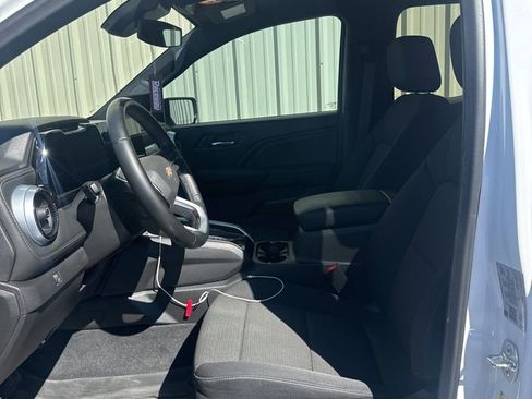 Used 2024 Chevrolet Colorado LT image 7