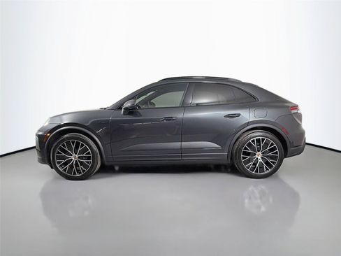 Certified 2026 Porsche Macan 4 Electric RWD image 2