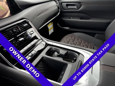 New 2025 Nissan Armada Platinum w/ Convenience Package image 23