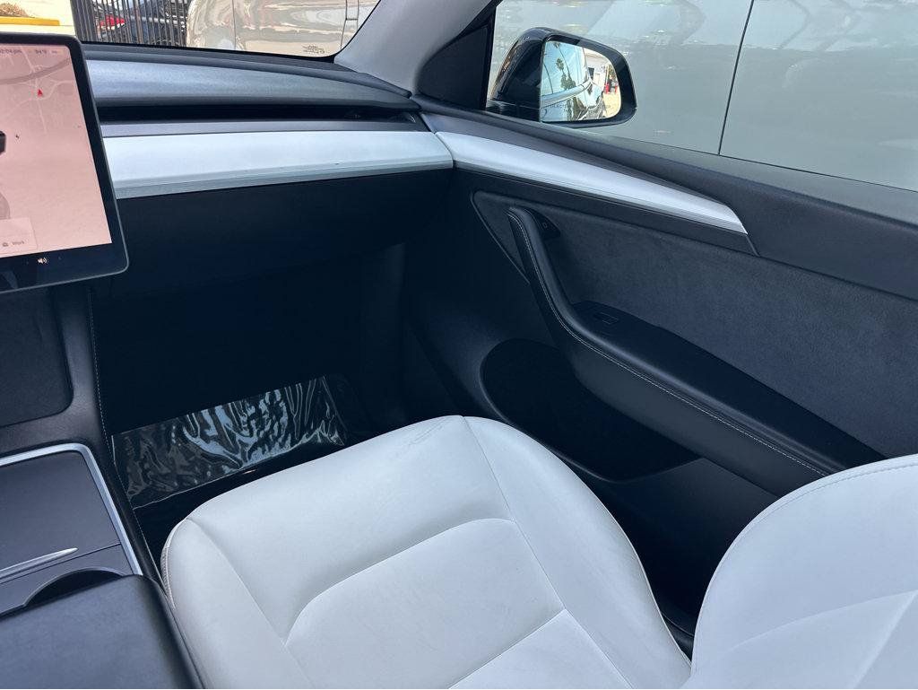 Used 2023 Tesla Model Y Long Range AWD/4WD image 18