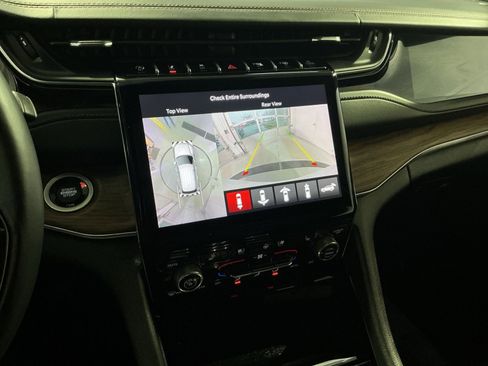 Used 2023 Jeep Grand Cherokee Summit w/ Luxury Tech Group V image 27