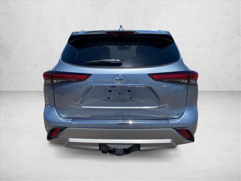 Used 2021 Toyota Highlander Platinum FWD image 8