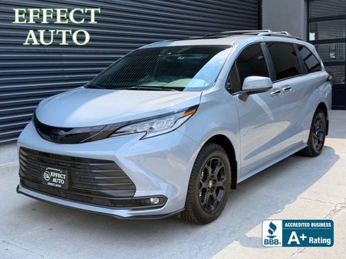 Used 2025 Toyota Sienna XLE Woodland Edition AWD/4WD image 1