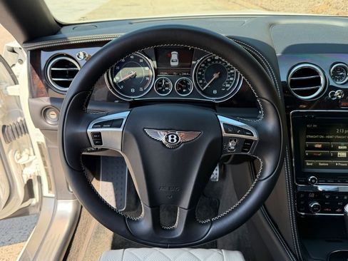 Used 2018 Bentley Flying Spur S V8 image 18