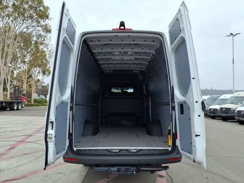 New 2026 Mercedes-Benz Sprinter 3500 image 21