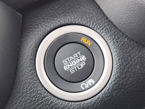 New 2026 RAM 2500 Laramie AWD/4WD image 18