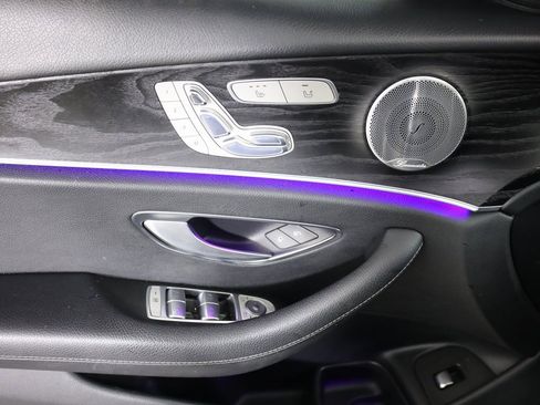 Used 2018 Mercedes-Benz E 300 4MATIC image 9