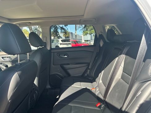 Used 2022 Nissan Rogue SL image 48