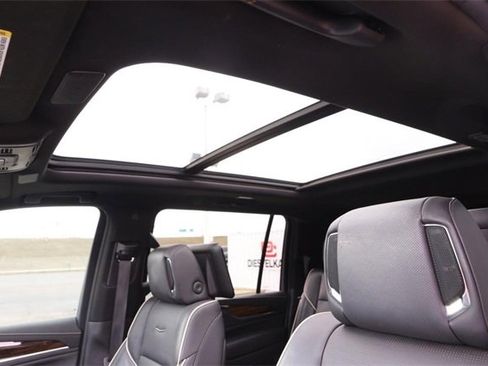 Used 2021 Cadillac Escalade ESV Premium Luxury image 9