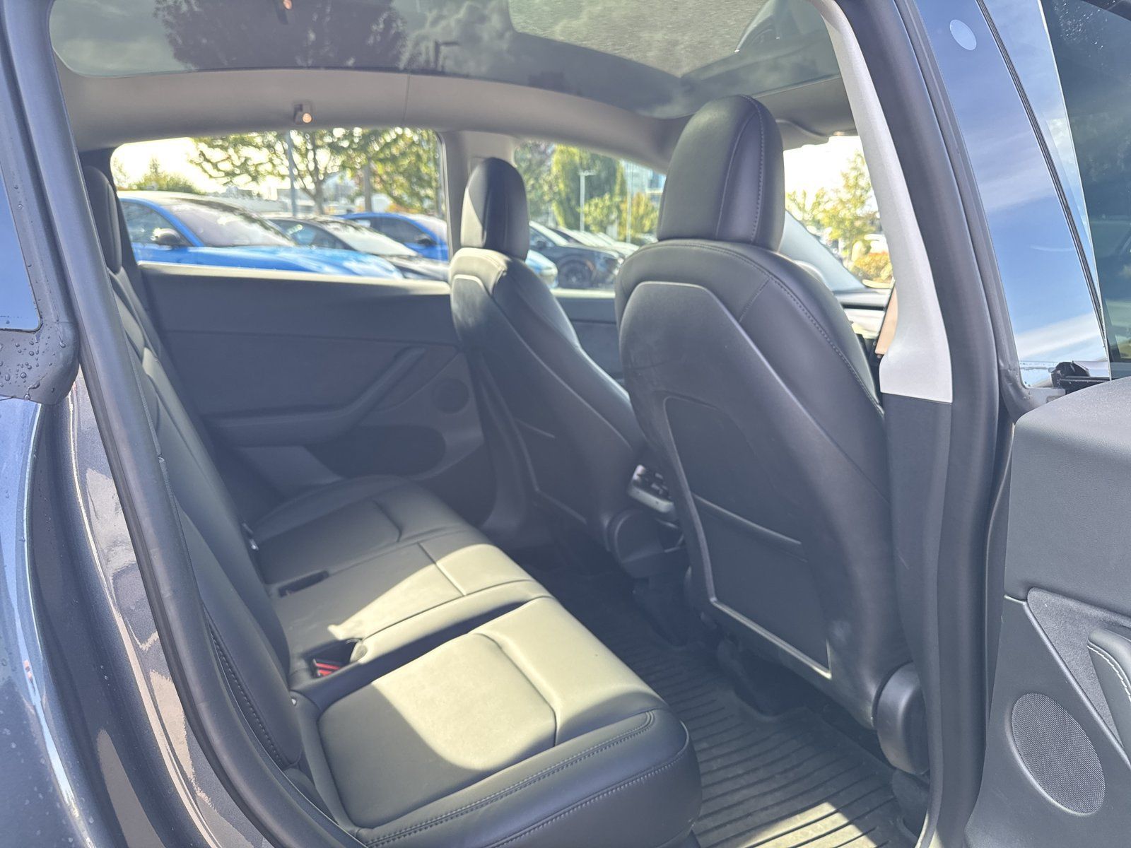 Used 2022 Tesla Model Y Long Range AWD/4WD image 14