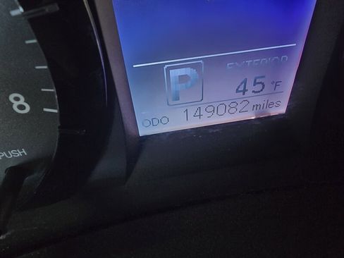 Used 2017 Toyota Sienna LE image 24