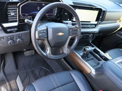 Certified 2022 Chevrolet Silverado 1500 High Country w/ High Country Premium Package image 12