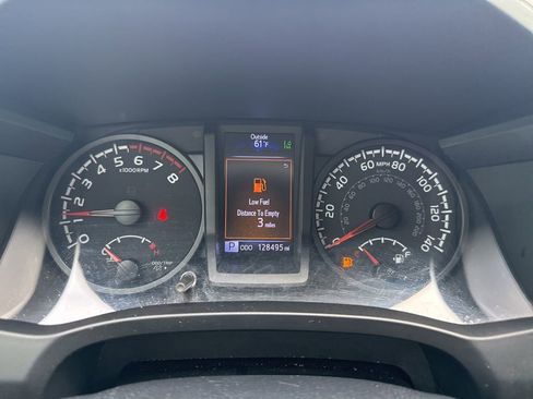 Used 2020 Toyota Tacoma SR w/ SR Convenience Package image 10