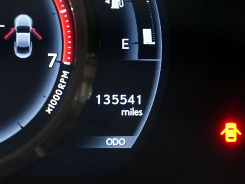 Used 2017 Lexus RC 200t image 12