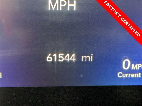 Certified 2024 Chrysler Pacifica Touring-L image 19