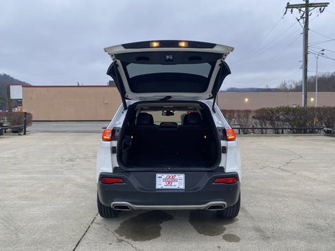 Used 2018 Jeep Cherokee Limited image 26