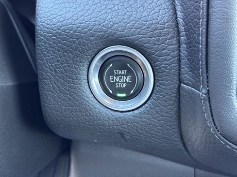 Certified 2021 GMC Yukon Denali w/ Denali Premium Package image 17