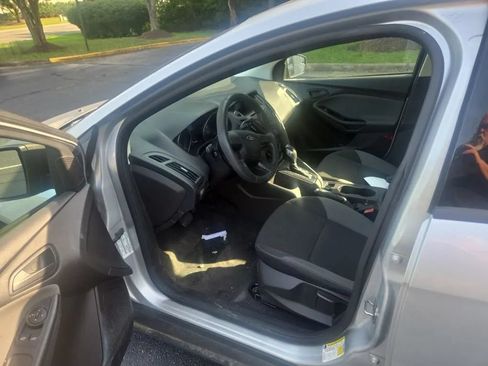Used 2013 Ford Focus S FWD image 5
