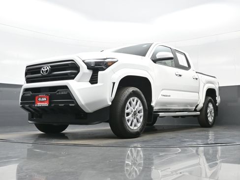 Used 2025 Toyota Tacoma SR5 AWD/4WD image 28
