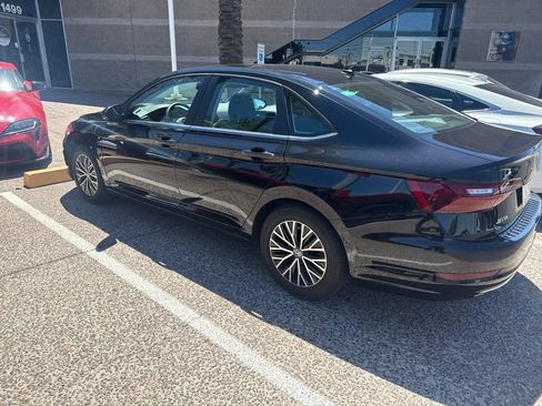 Used 2021 Volkswagen Jetta SE w/ SE Cold Weather Package FWD image 7