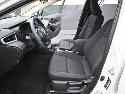 Used 2025 Toyota Corolla LE w/ Convenience Package image 10