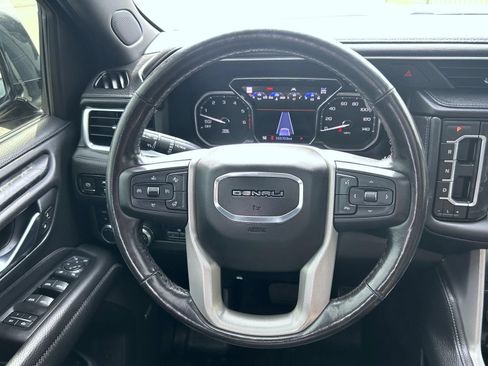 Used 2021 GMC Yukon XL Denali w/ Denali Premium Package AWD/4WD image 11