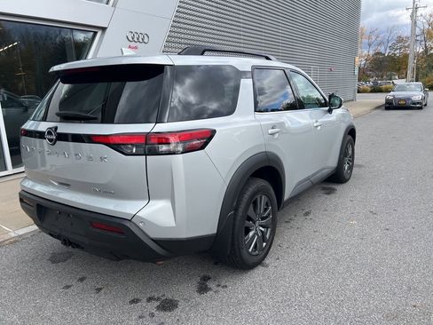 Used 2022 Nissan Pathfinder SV image 23
