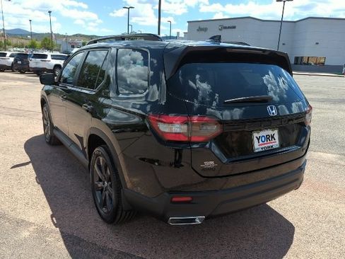 Used 2023 Honda Pilot Sport image 6